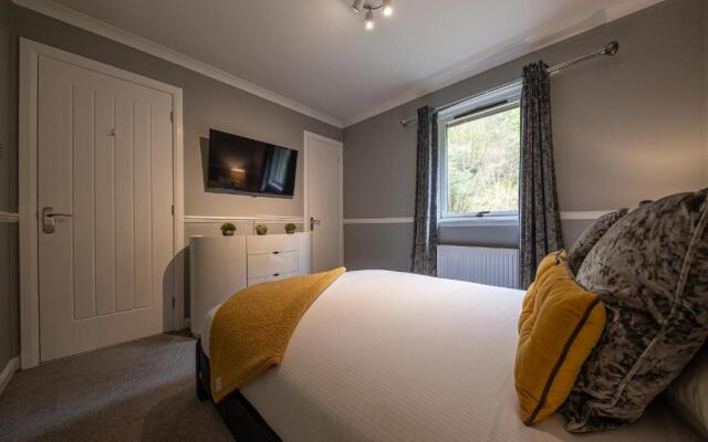 Modern 2 Bedroom House