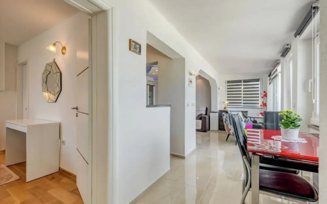 Apartment in Arbanija With Terrace