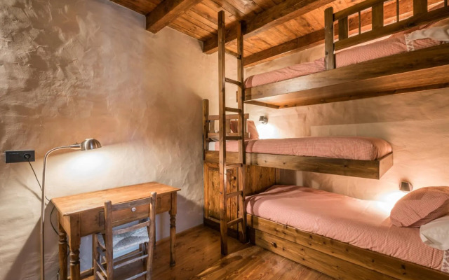 Casa Es Pletieus by Totiaran