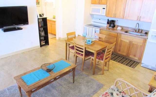 Waikiki Banyan Oceanview 24th Floor