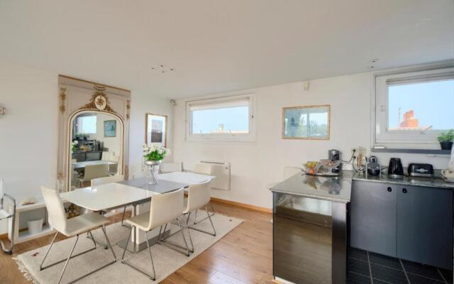 Splendid 160m2 Apartment With Terrace