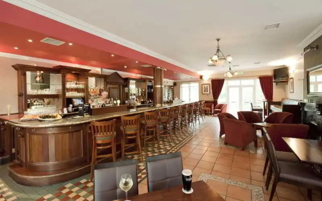 Riverside Park Hotel