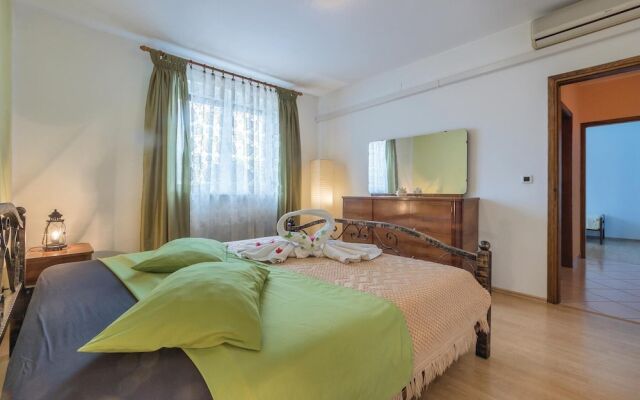 Beautiful Home in Sisan With Wifi and 5 Bedrooms