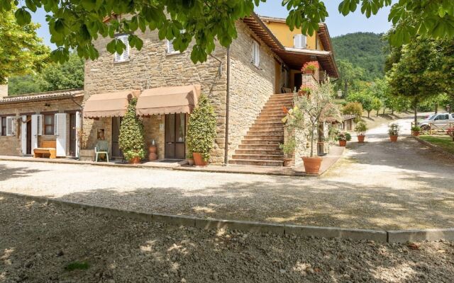 Holiday Home in Assisi with Swimming Pool, Terrace, Garden