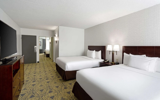 DoubleTree by Hilton Washington Meadow Lands Casino Area