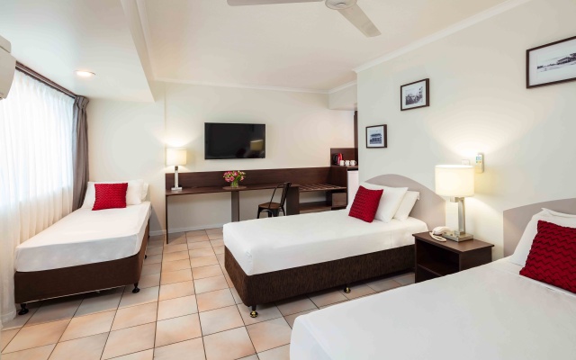Hides Hotel Cairns – Guest Rooms – Cairns