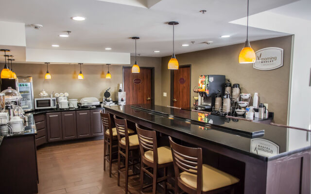 Garner Hotel Topeka West, by IHG