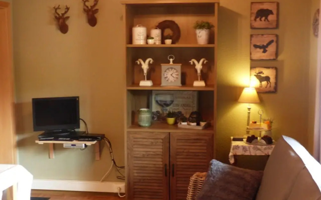 Serene Chalet in Honningen Eifel with garden in the lap of nature