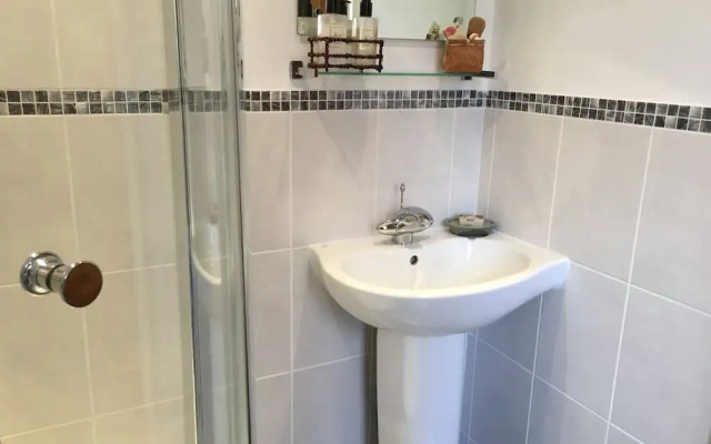 5 Charlton Mill Way BB