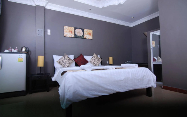 Pillar Hotel