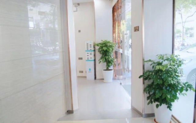 Zsmart Hotel (Shanghai Baoshan Wanda Gongkang Road Subway Station)
