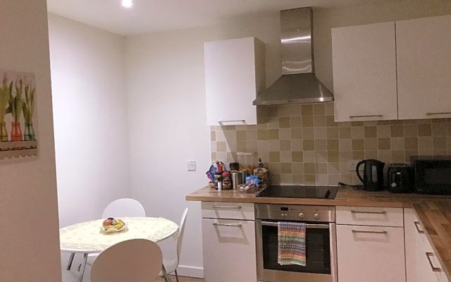 Flat 8,Fraser house apartment *3 bedrooms *