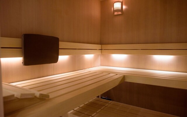 The Green Elephant Hostel & Spa