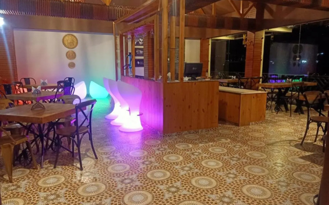 Hotel Cloud Chat