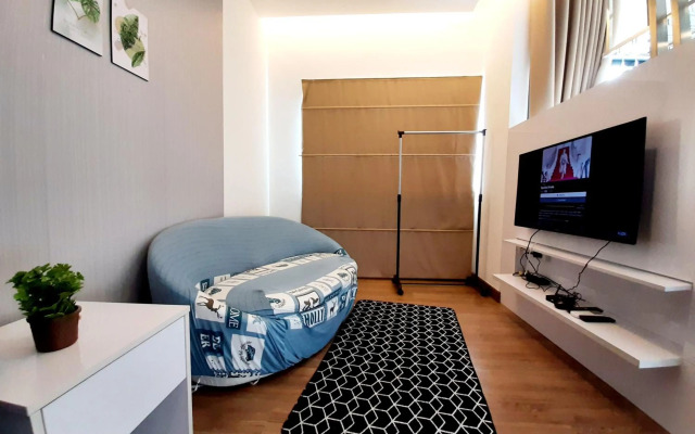 Symphony Tower Studio #2 with balcony