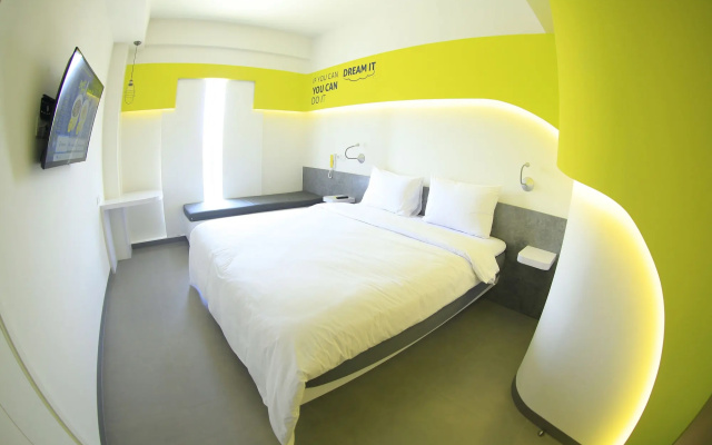 YELLO Hotel Jemursari Surabaya