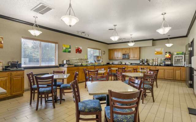 Quality Inn & Suites