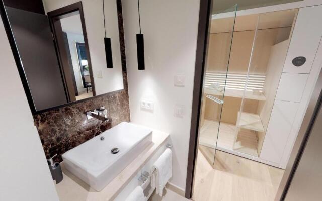 White Pearl Apartment 1.04