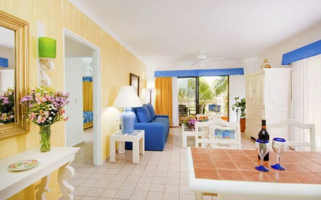 Villa del Palmar Residences