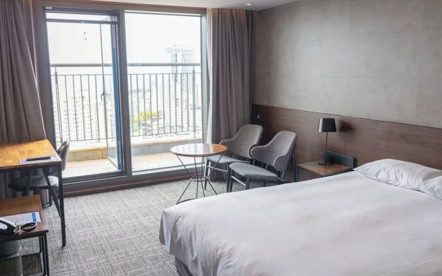 HotelWithCity