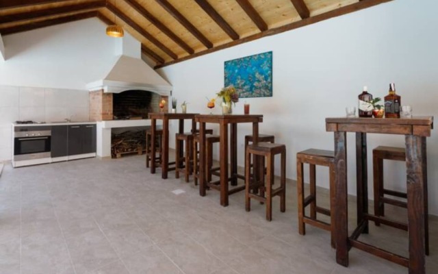 Apartments Ellena