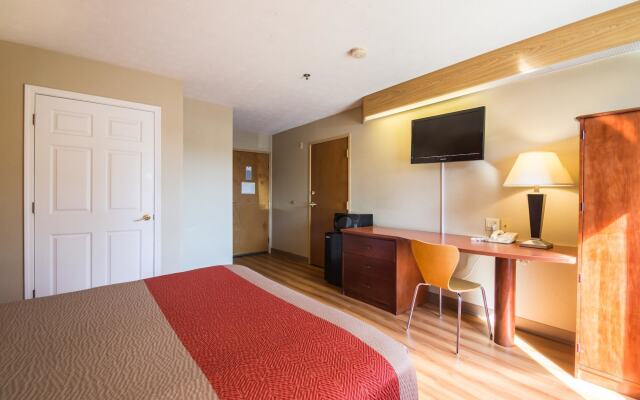 Motel 6 Indianapolis, IN - Airport