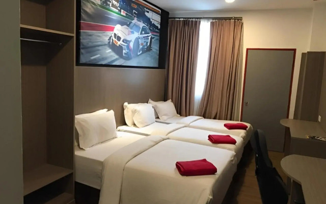Hype Motorsports Hotel, Kuala Lumpur International Airport