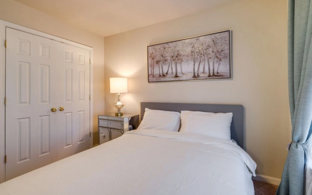 Spacious Woodbridge Home Near Leesylvania Park!