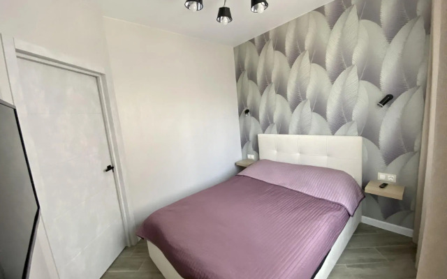 Лайнер на улице Максима Горького