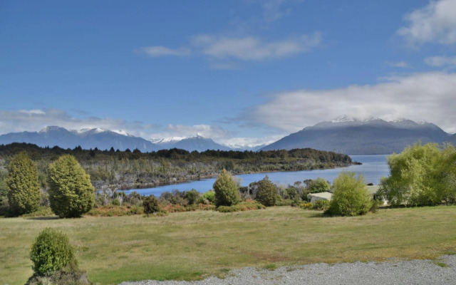 Fiordland National Park Lodge