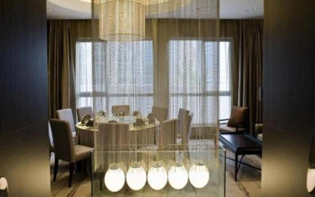 Hangzhou E M Grand Hotel