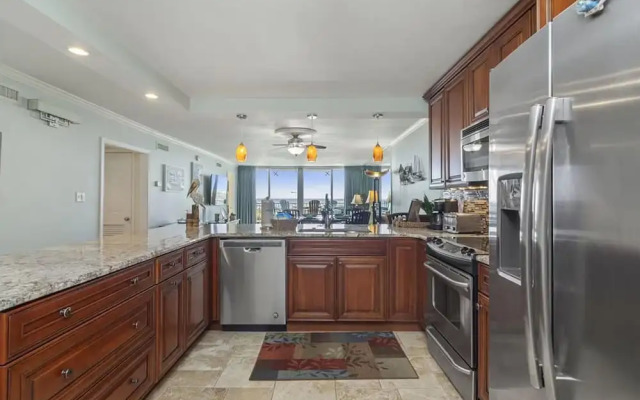 Shoreline Towers 1022