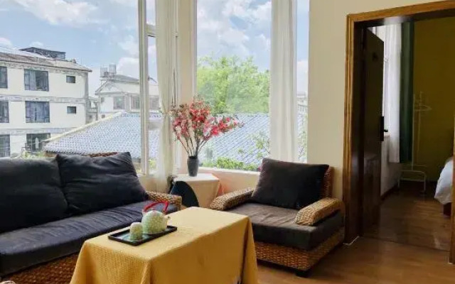 Summerfield Mountain Lodge · Dali Old Town