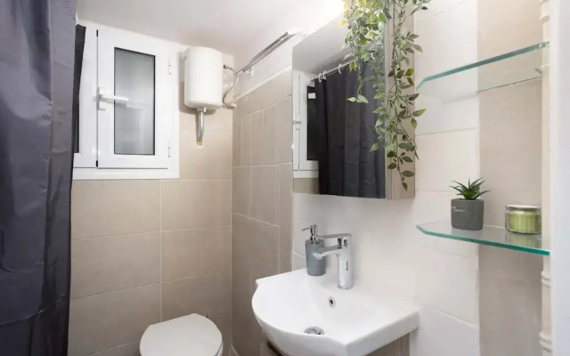 Central Athens Fully-equipped Getaway in Victoria