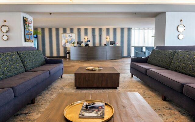 Illinois Beach Hotel