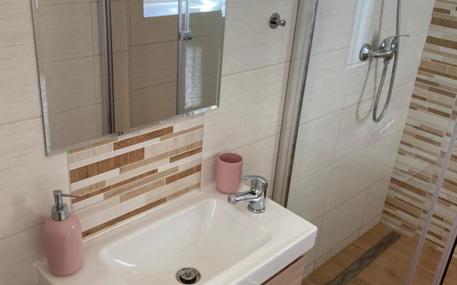 SATYS Apartments - Free Wifi and parking