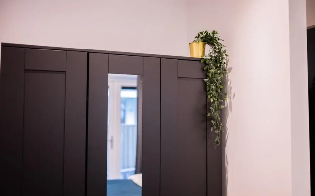 Blithe 4 Bedroom Apartment 105m2 -ss177b-