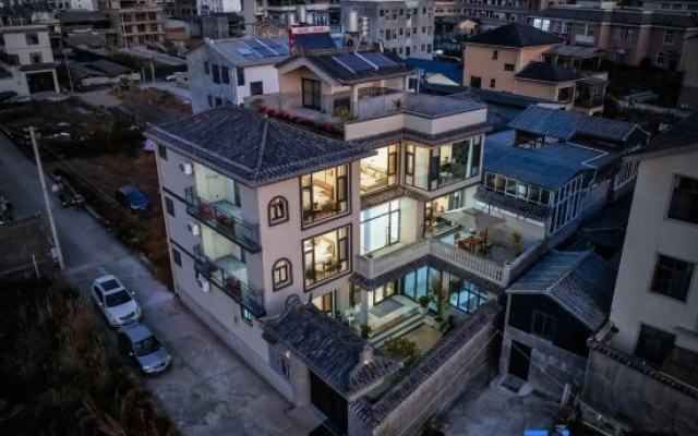 Hexie Luxury Wenquan Homestay