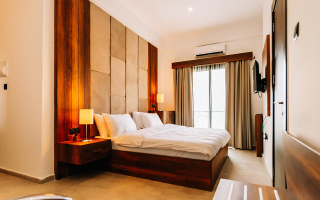 Cezar's Airport Hotel