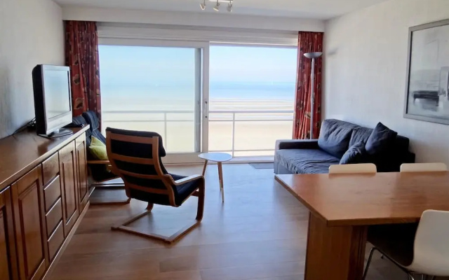 Apartment in Nieuwpoort by the Beach