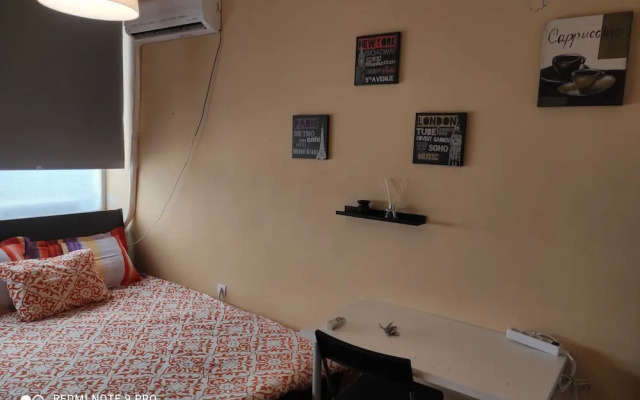 Beautiful 2-bed Apt Free Parking Near Town Athina