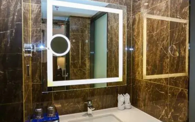 Starway Hotel (Changji Zhongshan Road Huijia Times)
