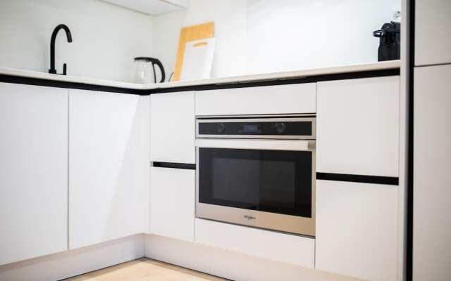 Alphabet 1 BR Apartment Ss177