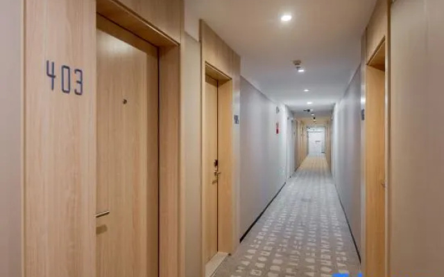 Home Inn Xinchang Jiangbin Middle Road