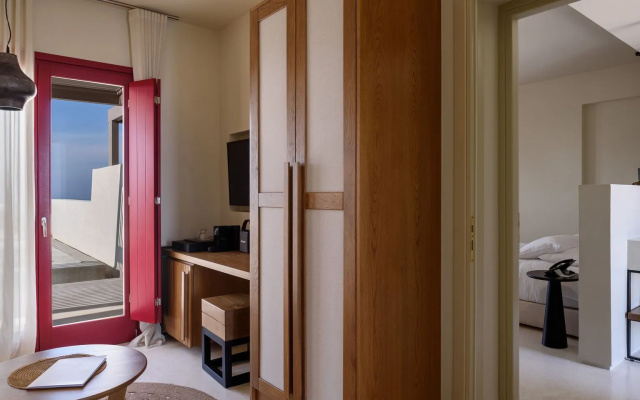 Potnia Theron Suites