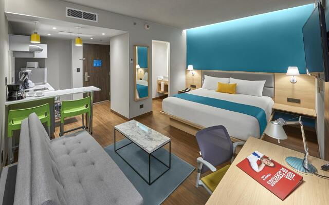 City Express Suites Cancún Aeropuerto Riviera