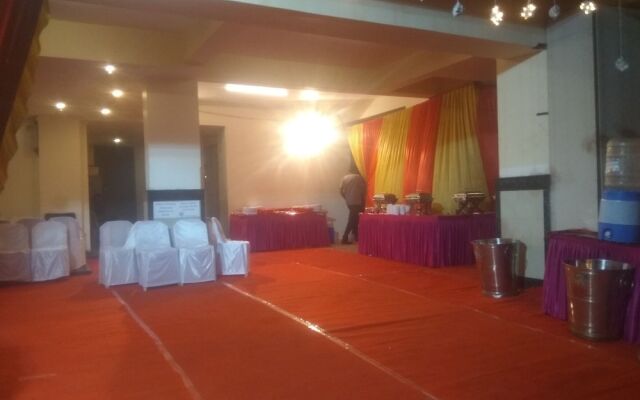 JK Rooms 126 Parashar Legacy - Station