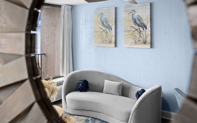 Newly Renovated Oceanfront 1BR Condo