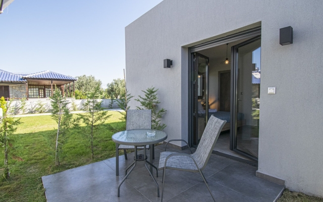 TheaSea Luxury Suites- Bungalow Suite 1