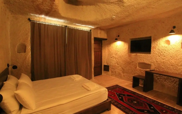 Tafana Cave & Stone Lodge